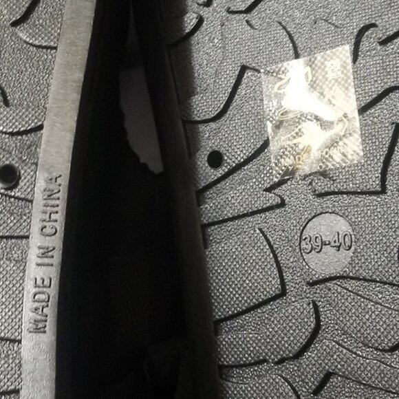 NWT women's size 9 black sandals - Picture 7 of 7